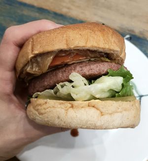 Loving Hut vegan burger - size at Loving Hut - Yeoksam Branch 러빙헛 서울 역삼점 in Seoul