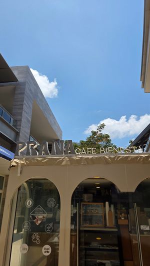 Located in Marina Puerto Cancún Mall at Prana Café in Cancun