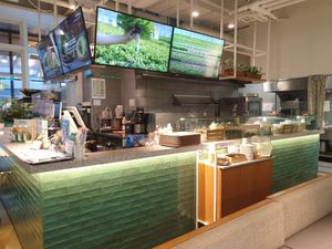 nice clean set up at Crispy Fresh in Seoul