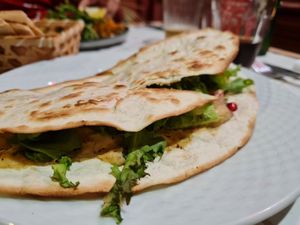 Lahmajo vegan at Kouj in Bayonne