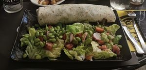 Wrap de Heura con ensalada de edamame at Croak's in Roses