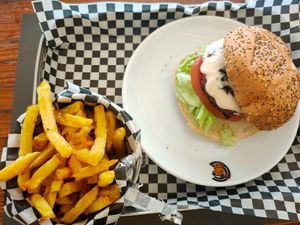 Burger vegan at Croak's in Roses