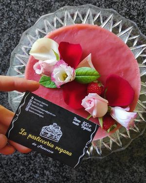 Cheesecake alle fragole at La Pasticceria Vegana in Baronissi