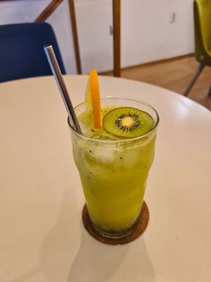 Try the delicious fizzy kiwi orange lemonade at BUNT Bistro in Cluj-napoca