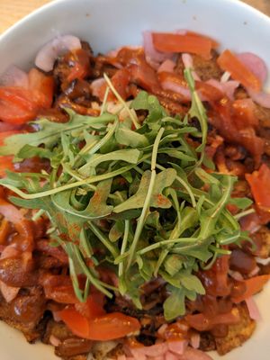 Poutine déjeuner BBQ avec jackfruit effiloché at Le Toasteur Villeray in Montreal