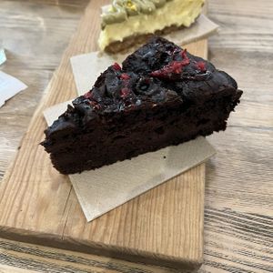 Torta cioccolato e frutti di bosco  at Pappare' in Trento