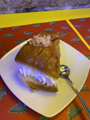 Roscón 7/10  at Freedom Pizza in Madrid