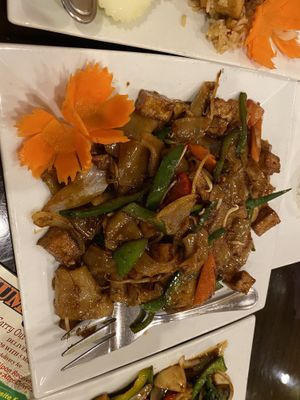 Drunken Noodle with Fried Tofu at Yummy Thai in Flower Mound