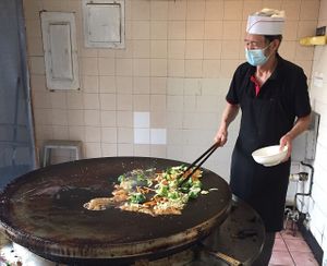 Round Grill at Magic Grill in Garwood