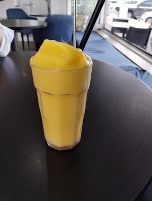 Mango smoothie at Somewhere Over Coffee in Rainbow Beach