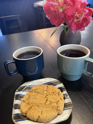  Peanuts butter cookie & East Timor coffee  at Haiku Coffee Roasters in Osaka