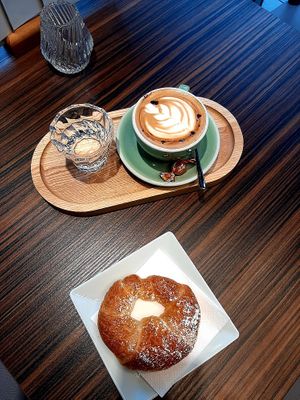 brioch vegan e cappuccino con latte di avena! 😍( possibile anche con latte di soia) at Isolino Ristorante Wine Bar in Locarno
