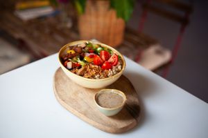 Naturreis mit Räuchertofu und Gemüse at Das Forró Haus in Stuttgart