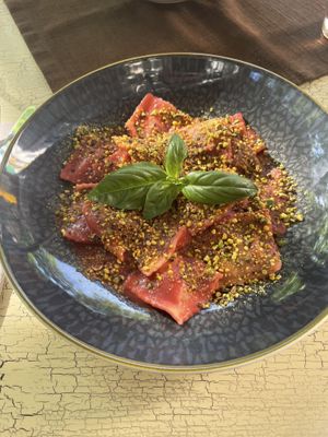 Vegane Ravioli Rote Beete, Nüssen und Basilikum  at Gostilnica Pizzeria Gust in Izola