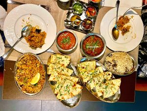 Meal for 2 with poppadum starter and beers   at Clay Oven in Albufeira