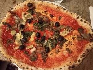 Vegan monthly pizza at NONA in Brussels