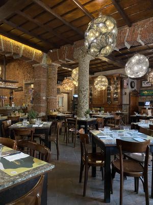 Tolles Ambiente  at Organic Pizza & Food in Milan