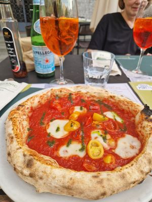Margherita and aperol at Organic Pizza & Food in Milan