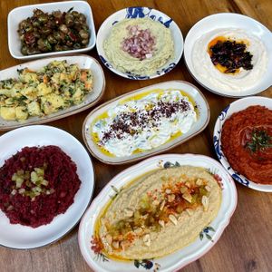 Meze varieties at Nevale Mutfak in Istanbul