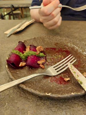 Vegan Beet root Ravioli at Honest Greens - Silva Carvalho in Lisbon