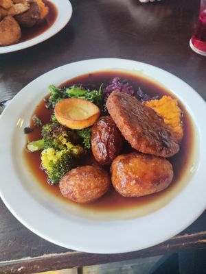 Sunday dinner with chicken kiev at The Chorlton Tap in Manchester
