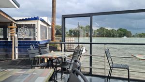 Outdoor seating area (but you can also sit inside) at De Pannekoekenbakker  in Woudrichem