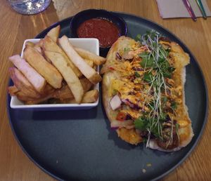 Kim dog ill!👌🏽 at Good Dogs Plant Foods in Vancouver