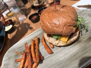 Sunland mit Käse  at Le Burger in Pasching