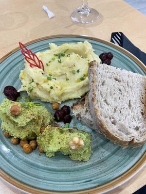 Mashed sweet potato and pea hummus with sour dough bread   at Dondué in Sao Miguel