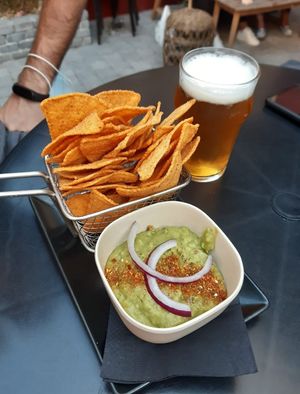 Guacamole and beer at Momento in Lyon