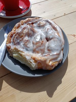 I cannot emphasise enough the size and deliciousness of this cinnamon bun at FRÂN Las in Llanberis