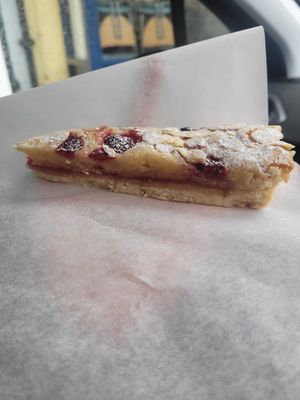 Almond and Raspberry Frangipane at FRÂN Las in Llanberis