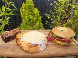 Pecan and Caramel Chocolate Chunk, Lemon-Cream Swirl, and NY Deli Bagel at FRÂN Las in Llanberis