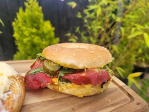 NY Deli Bagel at FRÂN Las in Llanberis