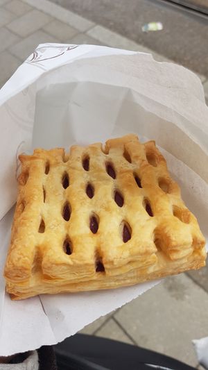 Vegan cherry hand pie for 2,50€ at Citadelle Cafe in Munich