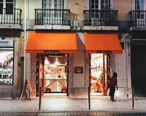 Entrance at Wok to Walk in Lisbon