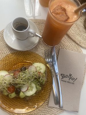 Vegan tostada 🤩 at Biomio Brunch Ecológico in Sevilla