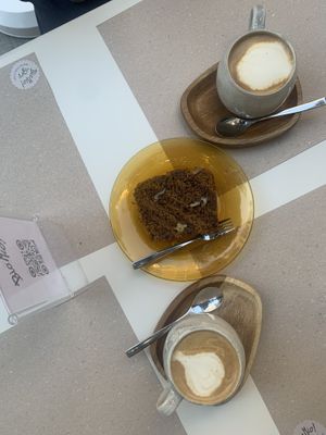 Carrot cake at Biomio Brunch Ecológico in Sevilla