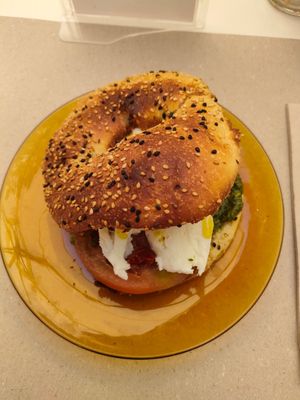 Mozzarella bagel with tomato and pesto at Biomio Brunch Ecológico in Sevilla