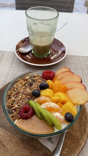 Granola & fruit bowll  at Biomio Brunch Ecológico in Sevilla