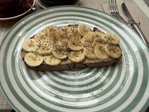 Peanut butter toast without honey or apples  at Biomio Brunch Ecológico in Sevilla