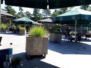 Outside seating at Brasserie Het Verlangen in Helvoirt