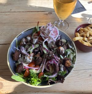 Vegan tikka salad  at Prince Llewelyn Hotel in Beddgelert