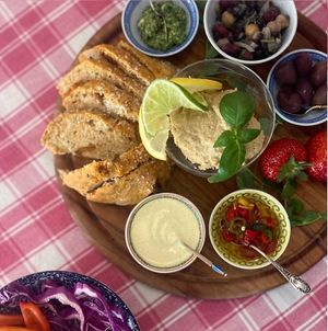 Snackplate... 

Take it on yourself, or share it with a loved one... at Caféteket in Slagelse