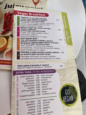 Vegan menu at Juicy Point in Naxos