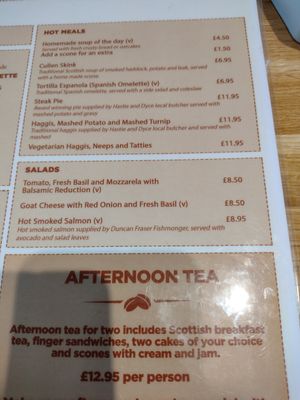Hot meals and salad menu at Café de Paulo in Inverness