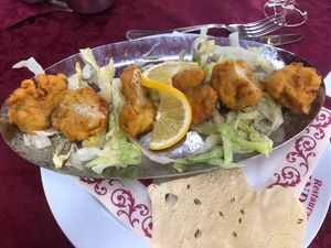 Gobi Pakora: Blumenkohl in Kichererbsenmehl ausgebacken/ cauliflower baked in chickpea flower  at Restaurant India in Weimar