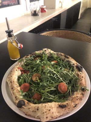 Vegan truffle pizza with cherry tomatoes and arugula (16€) 9,5/10 #Veganuary at 480Grad Pizza in Nuremberg
