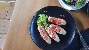 Bruschettas Komitet Karpeze at Komitet 27 in Kragujevac