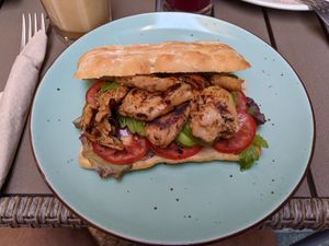 Sandwich Urban Vegan at Urban Coffee & Brunch in Figueres